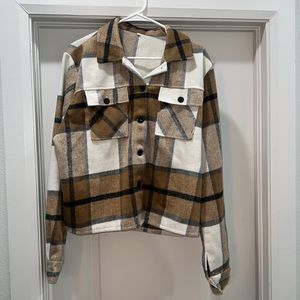 Women’s Crop Plaid Flannel Jacket
